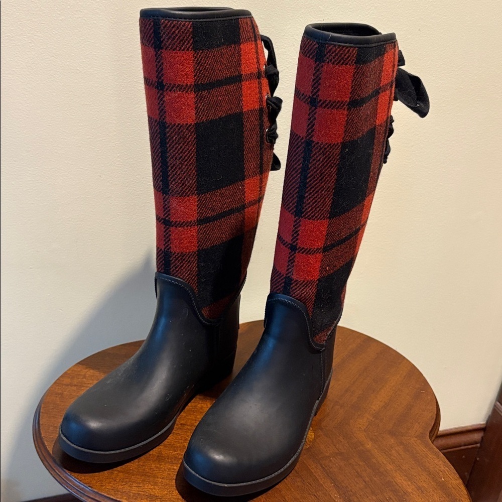 Coach Tristee rain snow boots plaid wool red/black lace up back size 37 6.5
